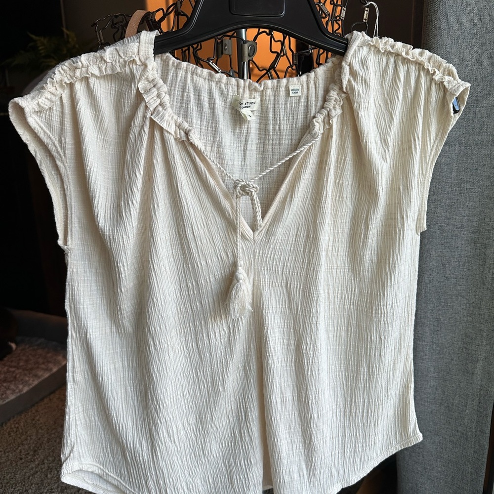 Women's Cream Top Max St